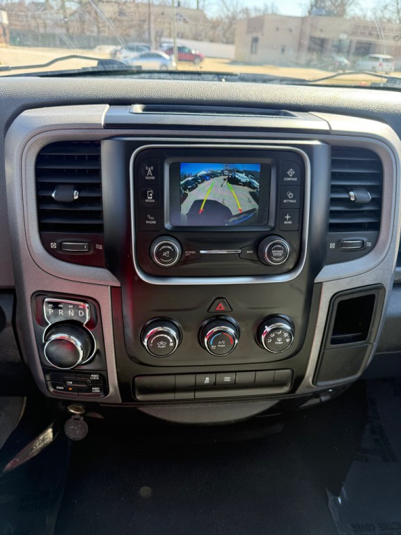 2015 RAM 1500 Image 18