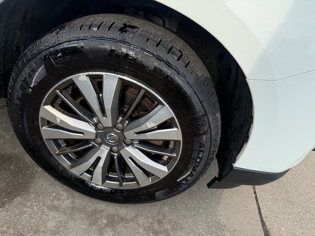 2019 Nissan Pathfinder Image 4