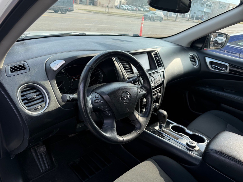 2019 Nissan Pathfinder Image 12