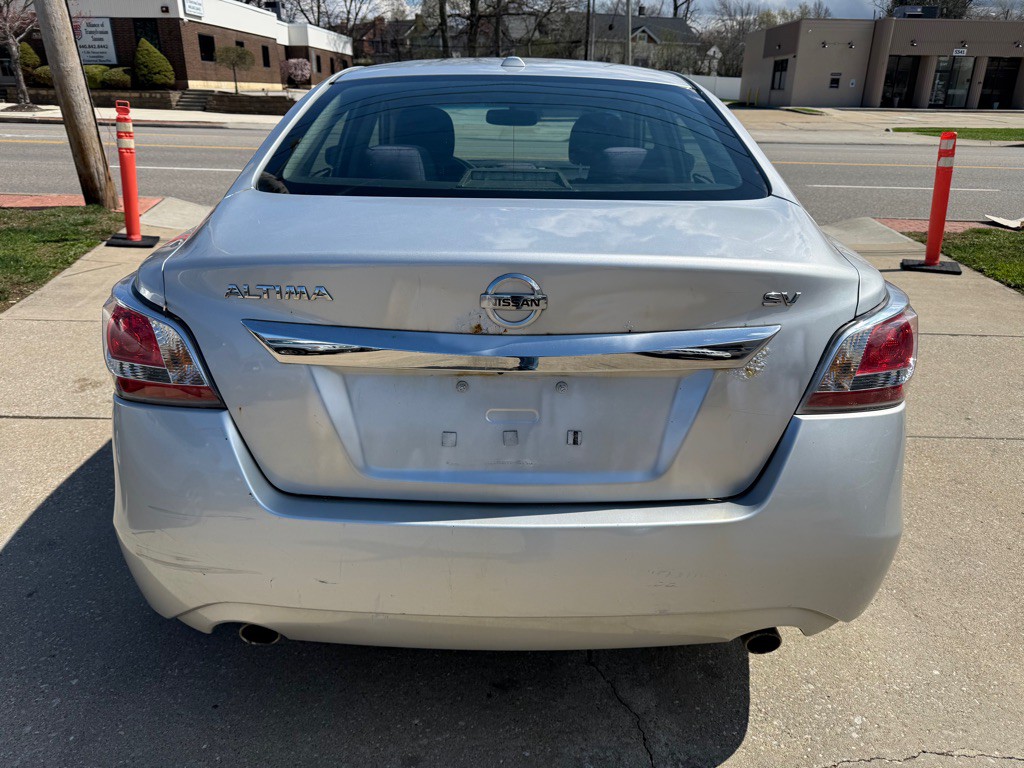 2015 Nissan Altima Image 7