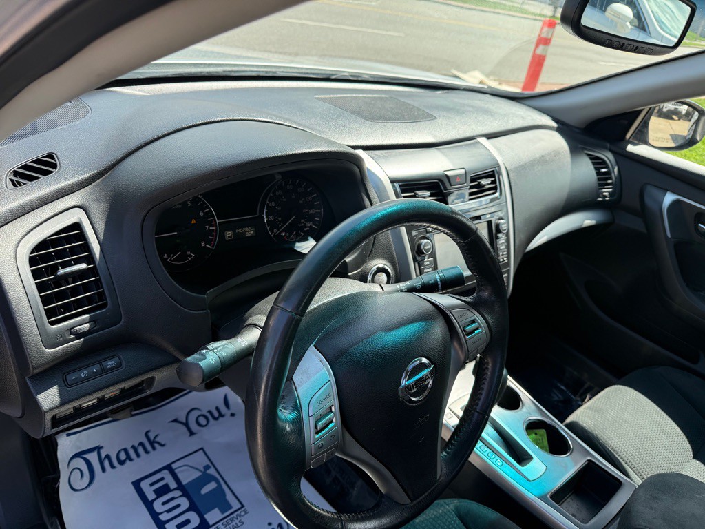 2015 Nissan Altima Image 11