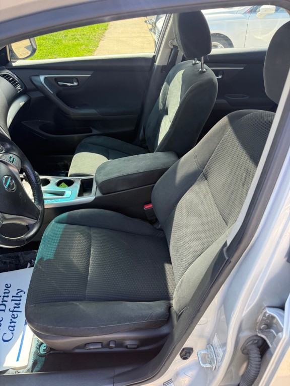 2015 Nissan Altima Image 14