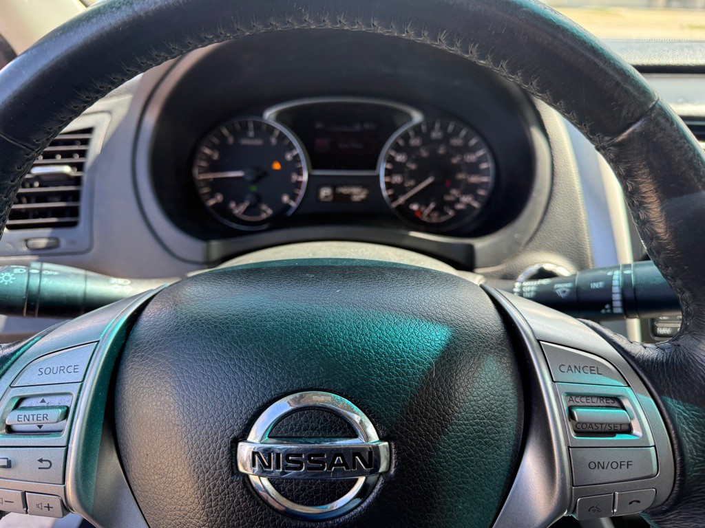2015 Nissan Altima Image 18