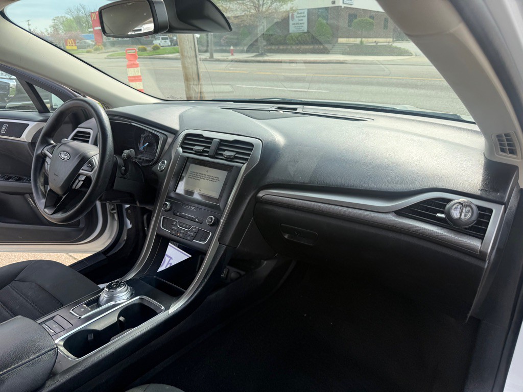 2019 Ford Fusion Image 16