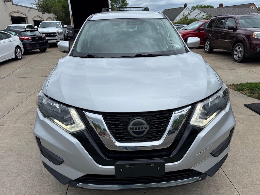 2018 Nissan Rogue Image 2