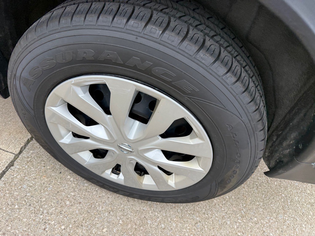 2018 Nissan Rogue Image 9