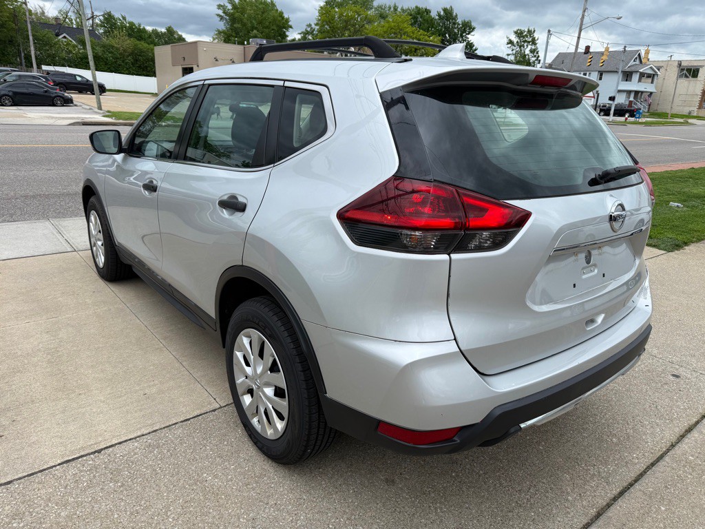 2018 Nissan Rogue Image 10
