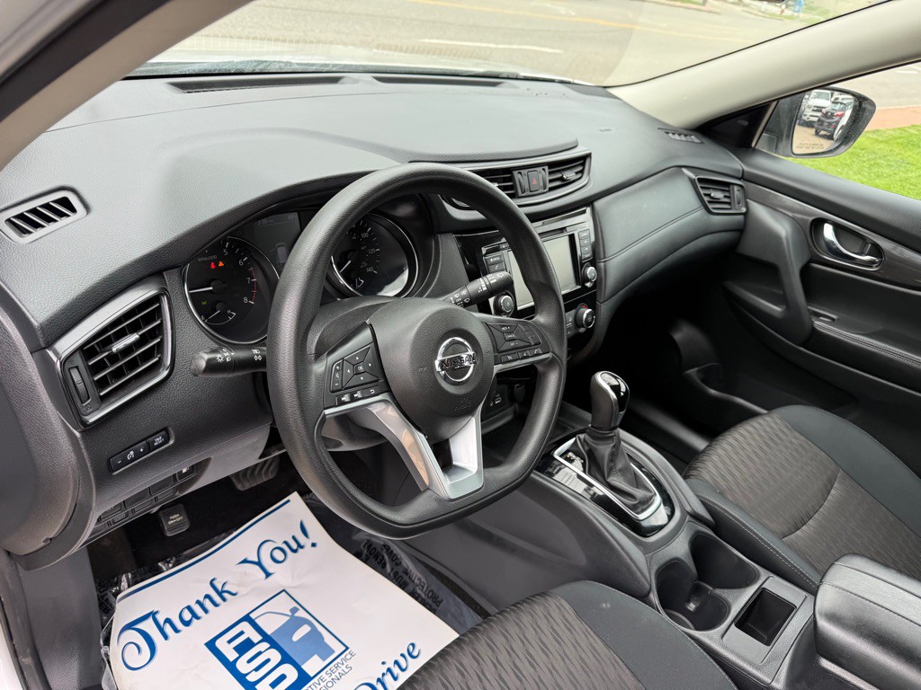 2018 Nissan Rogue Image 11
