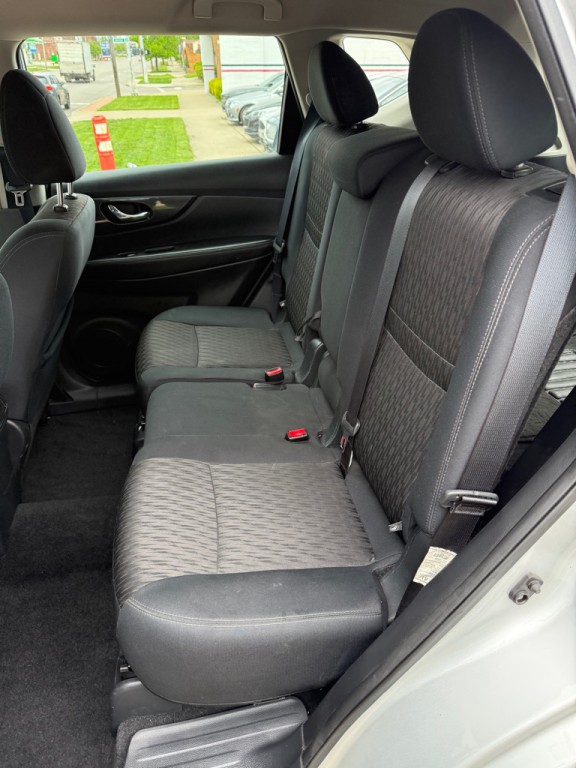 2018 Nissan Rogue Image 12