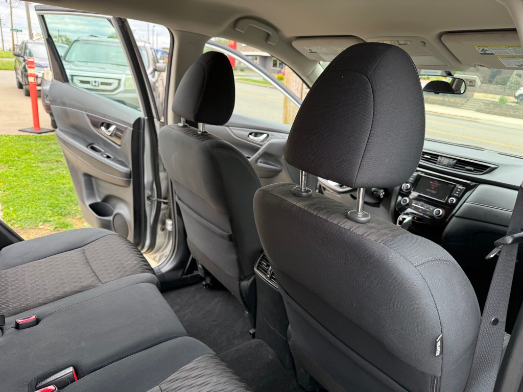 2018 Nissan Rogue Image 14