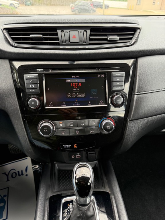 2018 Nissan Rogue Image 21