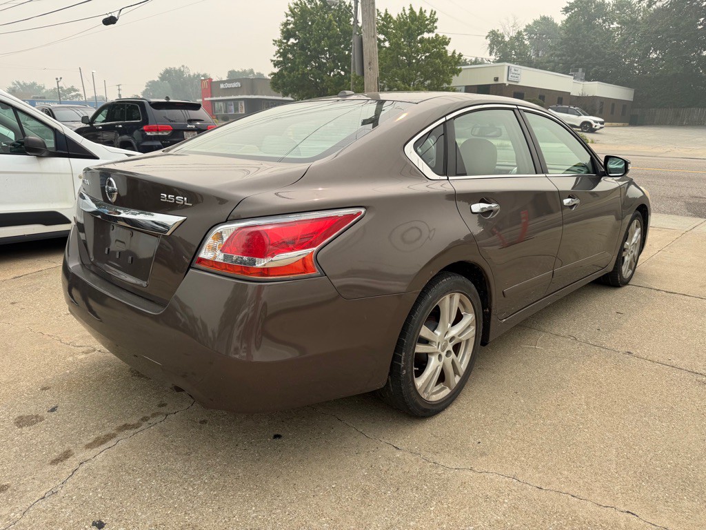 2013 Nissan Altima Image 8