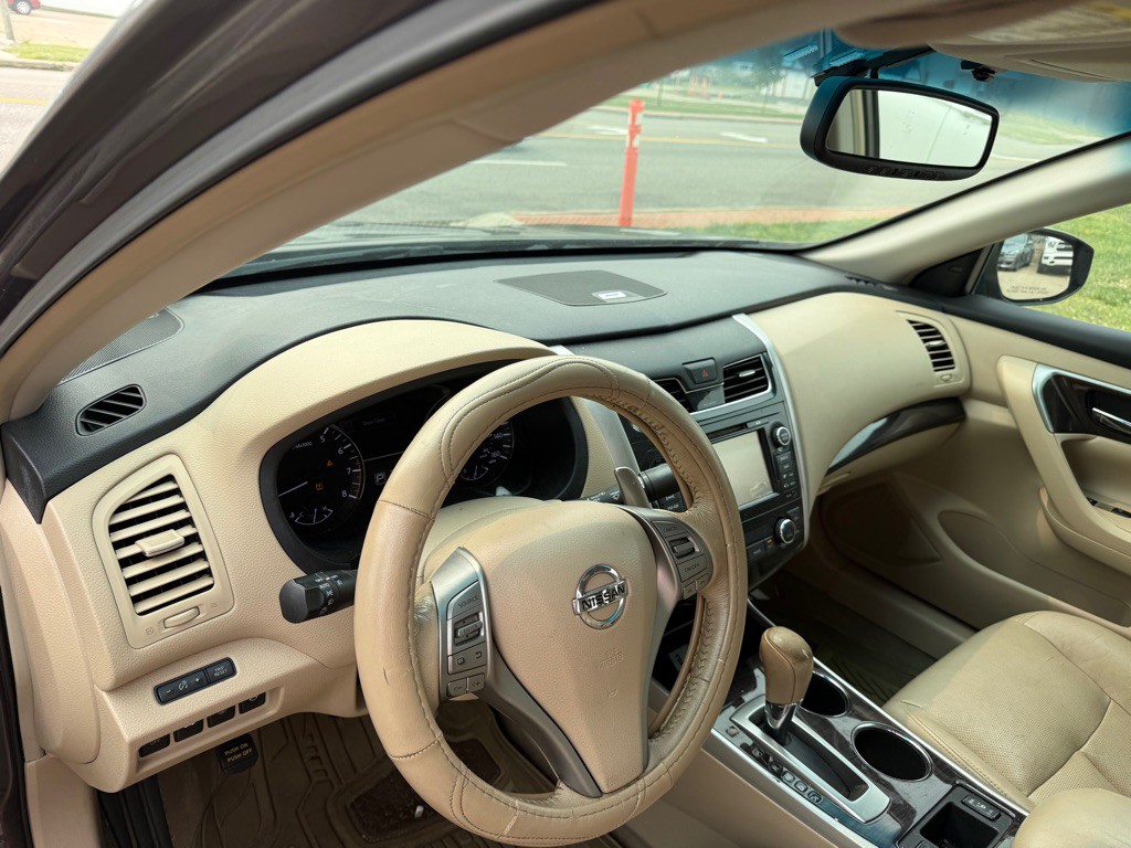 2013 Nissan Altima Image 11