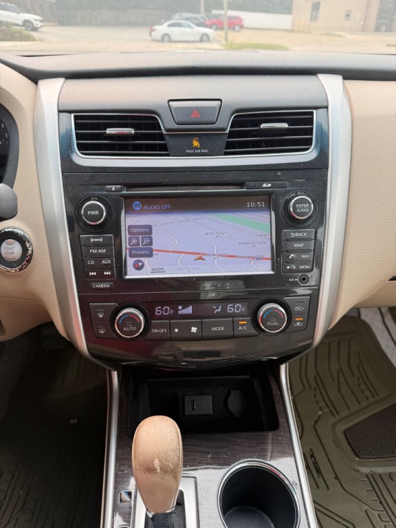 2013 Nissan Altima Image 19