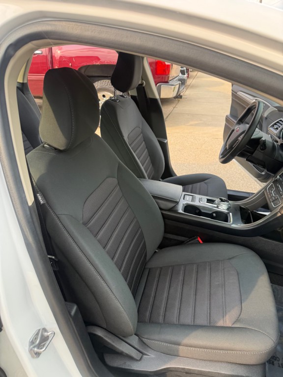 2019 Ford Fusion Image 12