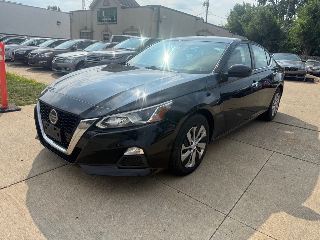 2020 Nissan Altima Image 1
