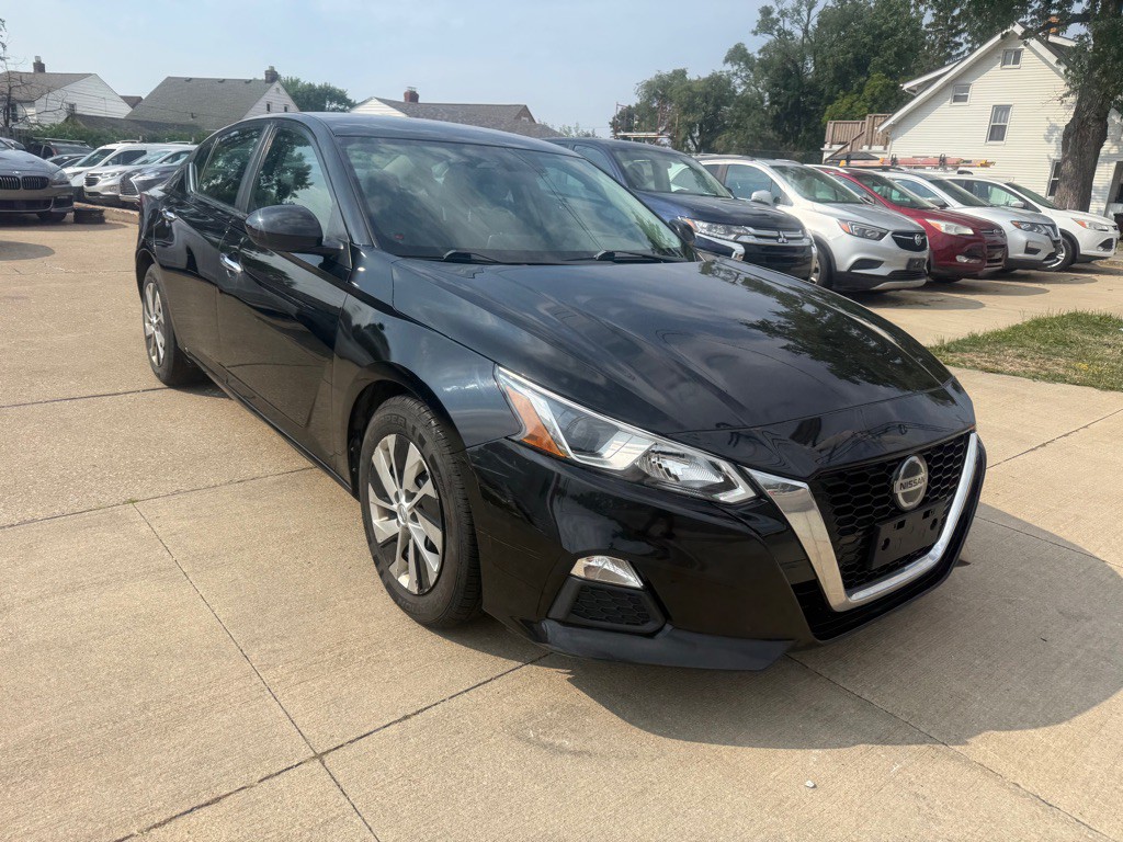 2020 Nissan Altima Image 3