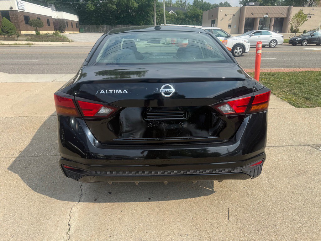 2020 Nissan Altima Image 7
