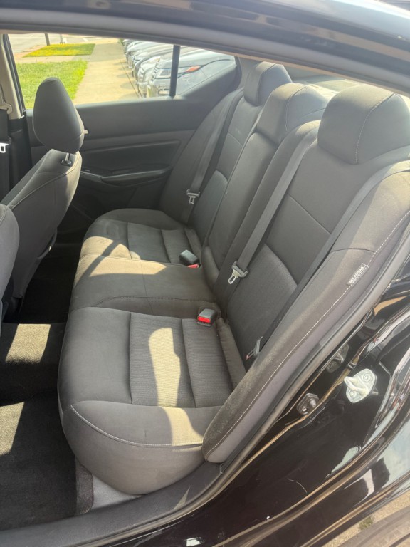 2020 Nissan Altima Image 12