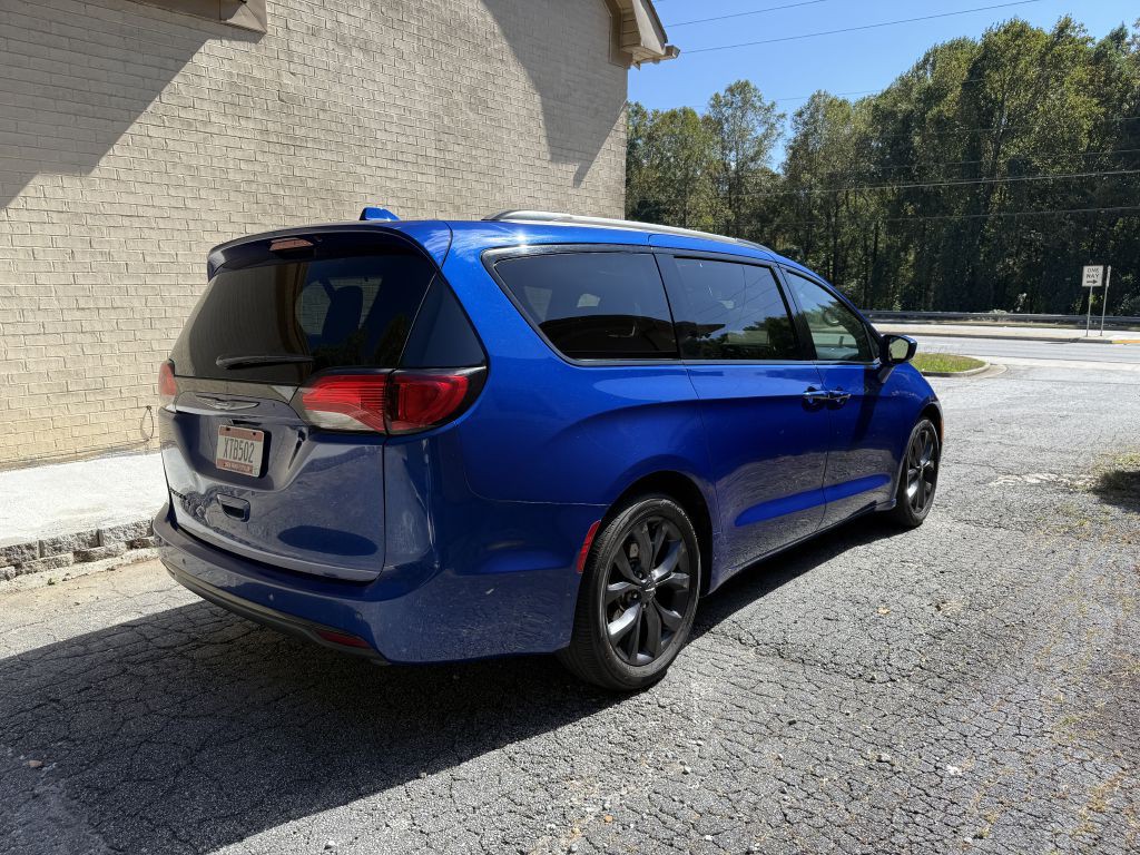 2020 Chrysler Pacifica Image 3