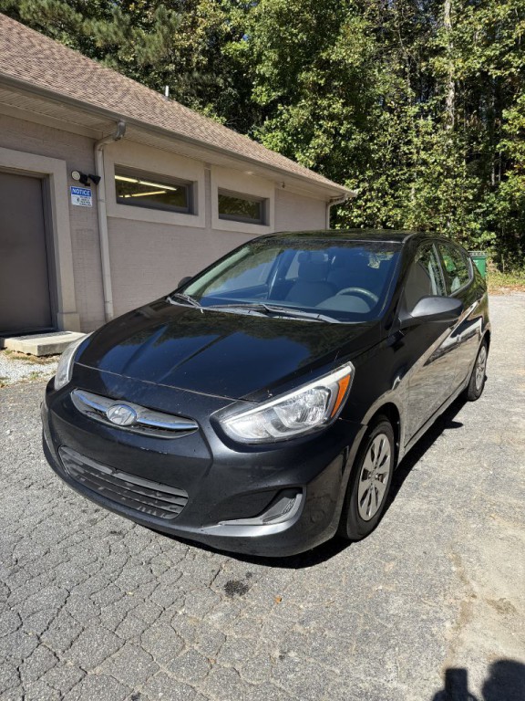 2017 Hyundai Accent Image 1