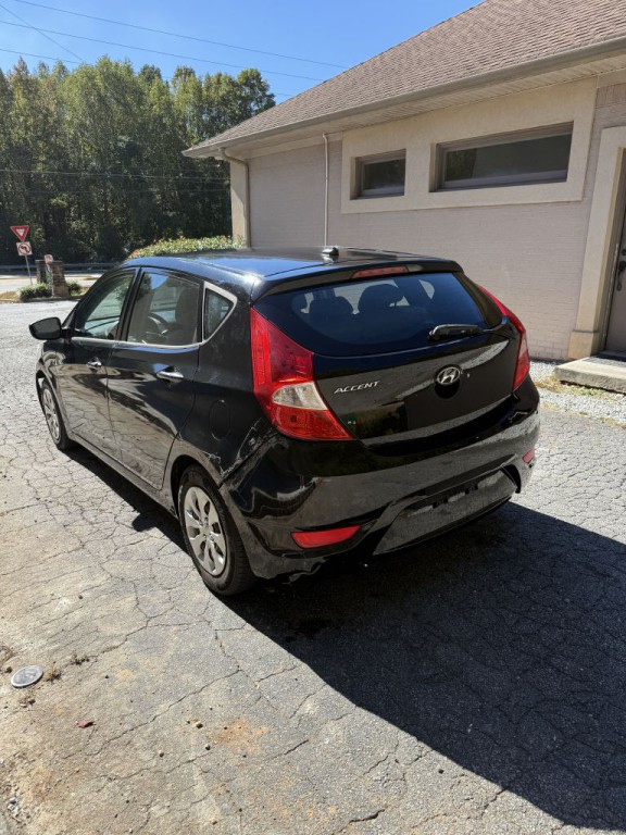 2017 Hyundai Accent Image 2