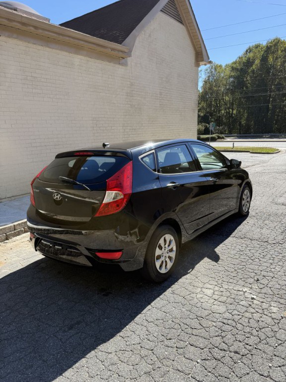 2017 Hyundai Accent Image 3