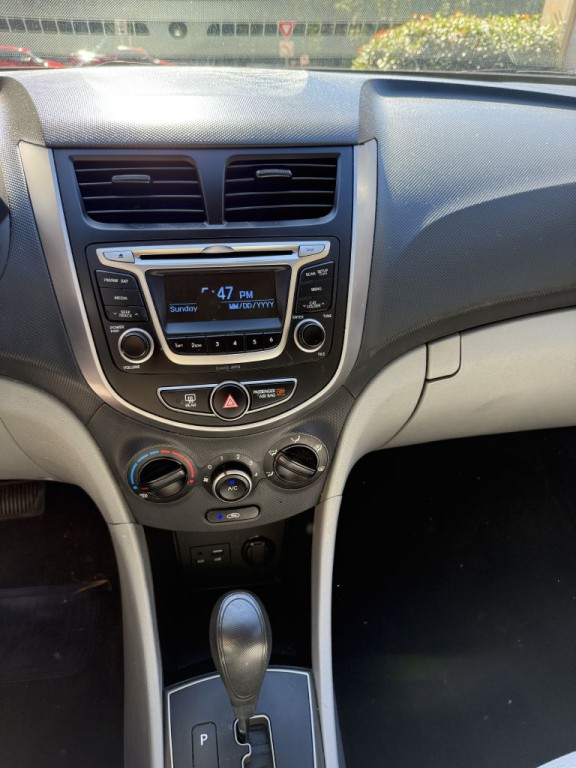 2017 Hyundai Accent Image 6