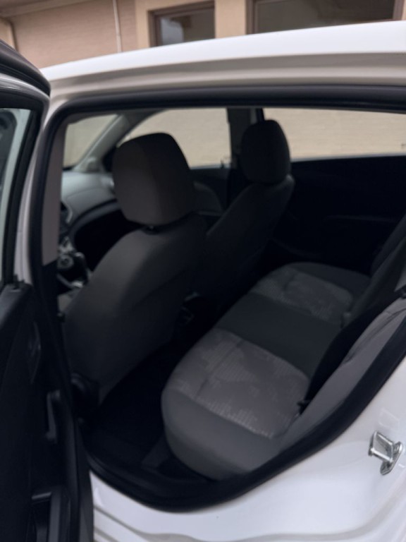 2016 Chevrolet Sonic Image 8