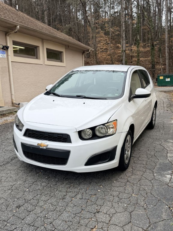 2016 Chevrolet Sonic Image 1