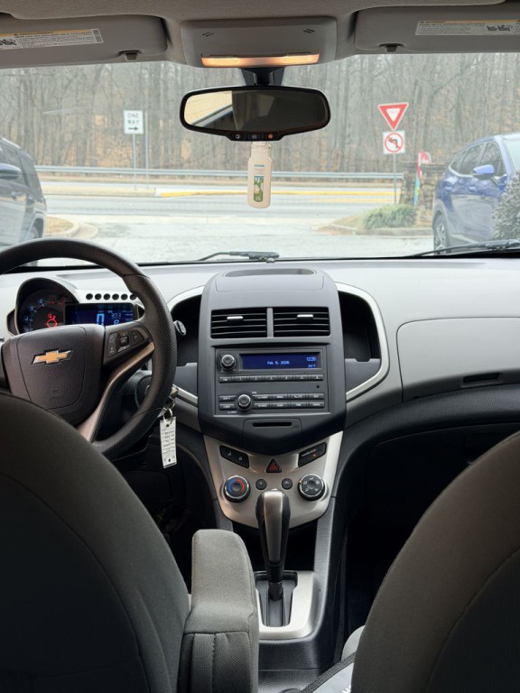 2016 Chevrolet Sonic Image 10