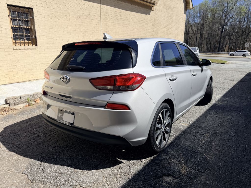 2018 Hyundai Elantra Image 3