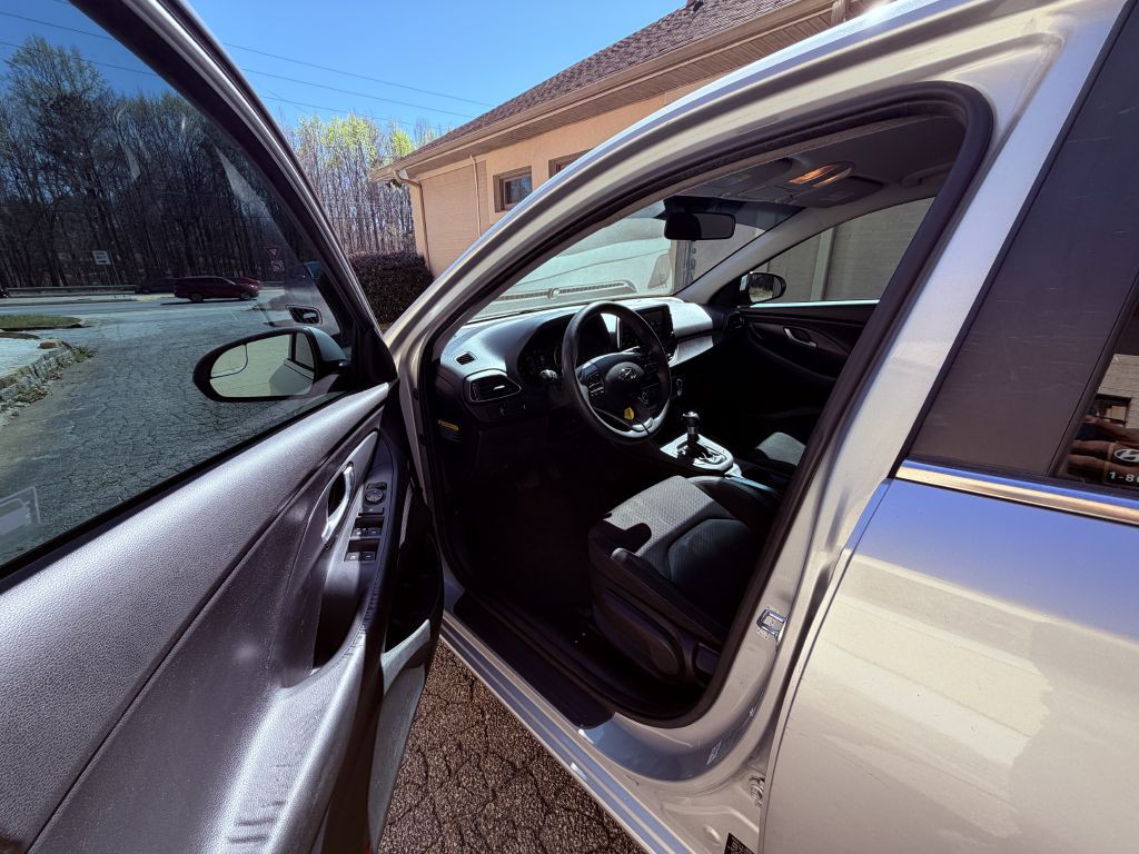 2018 Hyundai Elantra Image 5