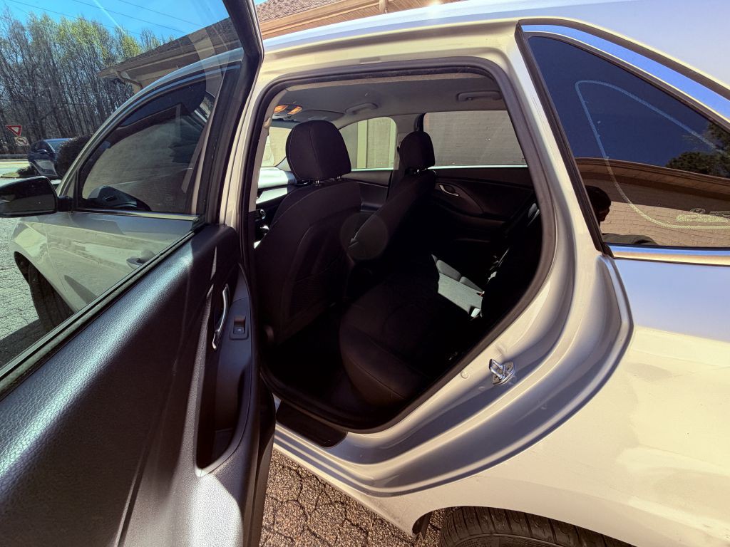 2018 Hyundai Elantra Image 8