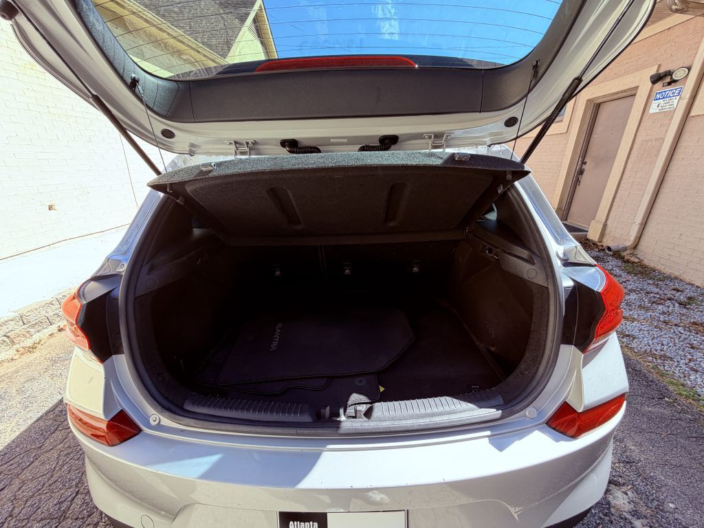 2018 Hyundai Elantra Image 12