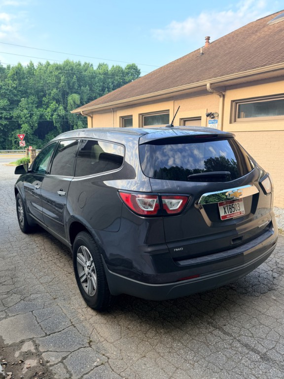 2015 Chevrolet Traverse Image 2