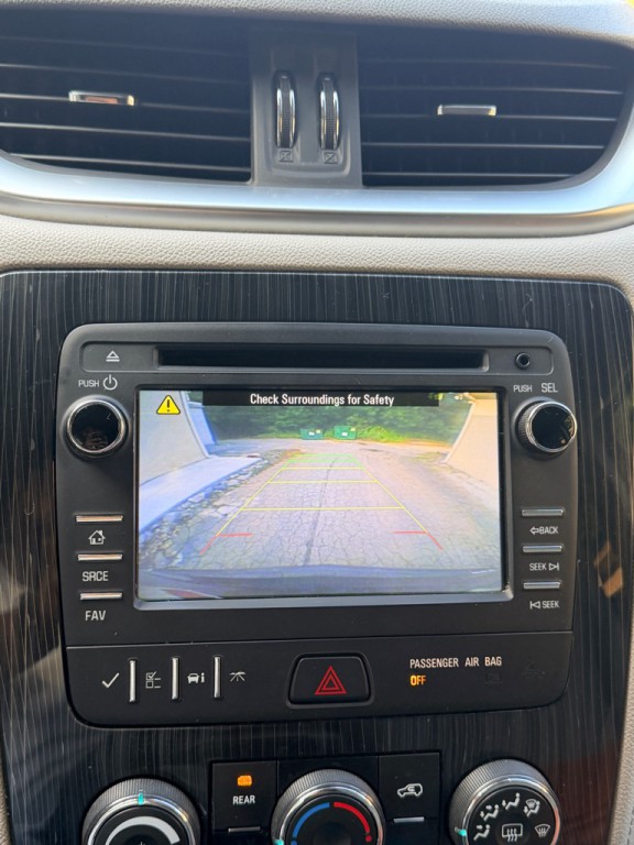 2015 Chevrolet Traverse Image 11