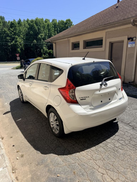 2015 Nissan Versa Image 2