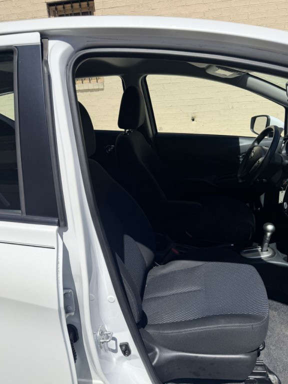 2015 Nissan Versa Image 5