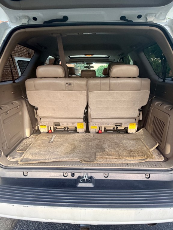 2004 Toyota Sequoia Image 10