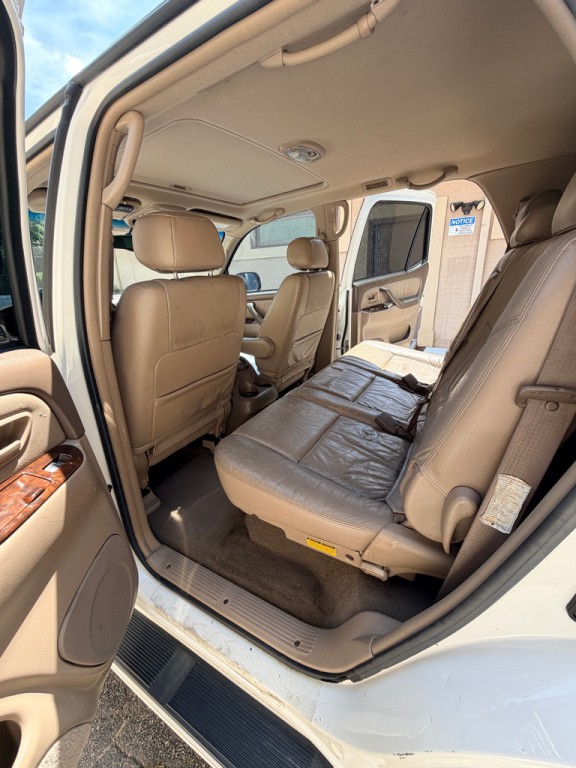 2004 Toyota Sequoia Image 13