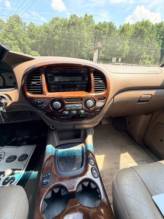 2004 Toyota Sequoia Image 14