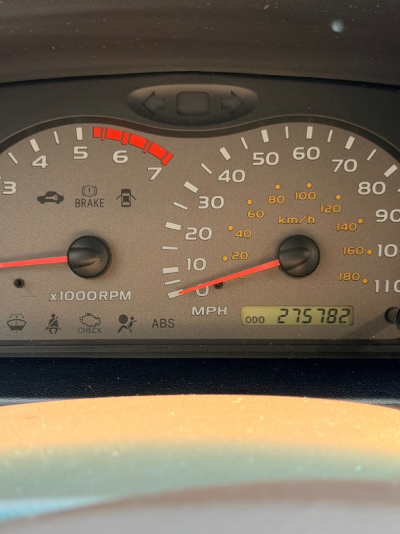 2004 Toyota Sequoia Image 15