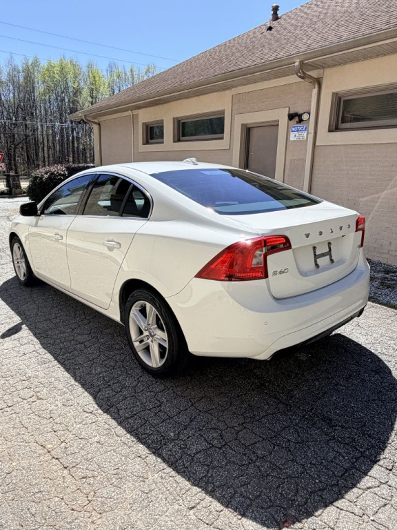 2015 Volvo S60 Image 2