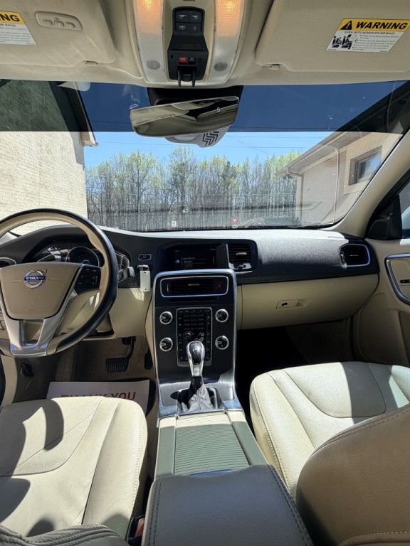 2015 Volvo S60 Image 9