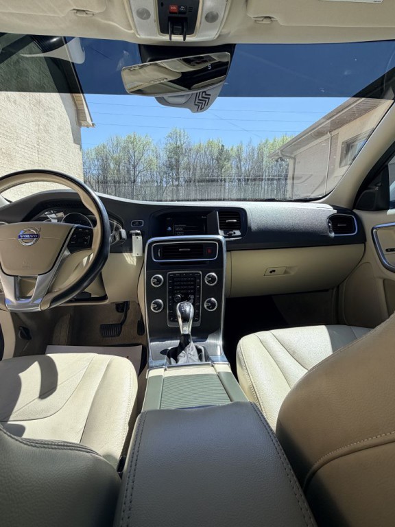 2015 Volvo S60 Image 10