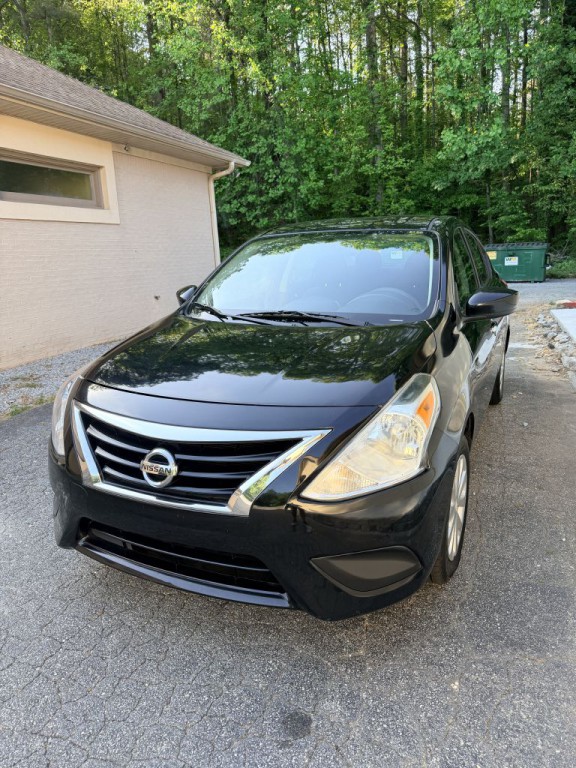 2016 Nissan Versa Image 1