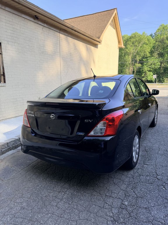 2016 Nissan Versa Image 3