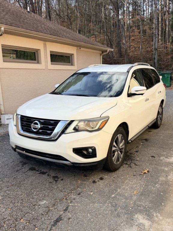 2017 Nissan Pathfinder Image 1