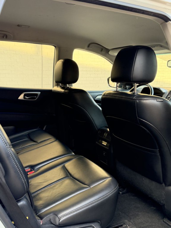 2017 Nissan Pathfinder Image 5